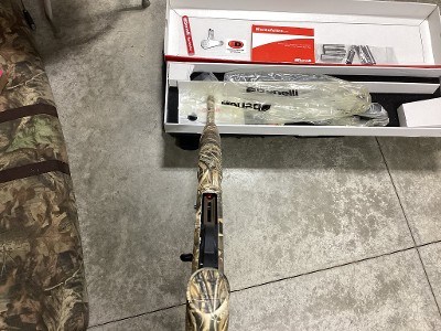 BENELLI MONTEFELTRO MAX-5 12 GA - Image 23 of 25