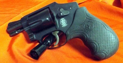 SMITH & WESSON MODEL 442-2 AIRWEIGHT .38 SPL +P - Image 1 of 12