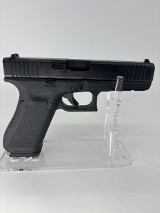 GLOCK 22 GEN 5 40 Smith & Wesson - 2 of 5