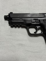 SMITH & WESSON M&P 22 COMPACT .22 LR - Image 4 of 8