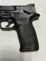 SMITH & WESSON M&P 22 COMPACT .22 LR - Image 3 of 8