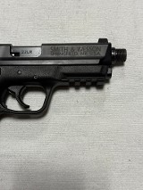 SMITH & WESSON M&P 22 COMPACT .22 LR - Image 6 of 8