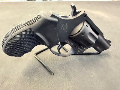TAURUS 942 .22 LR - Image 6 of 8