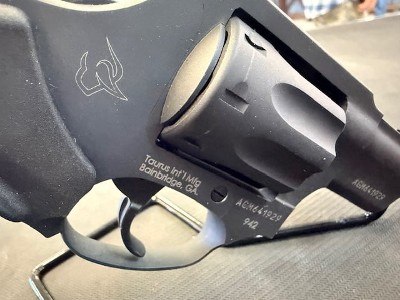TAURUS 942 .22 LR - Image 8 of 8