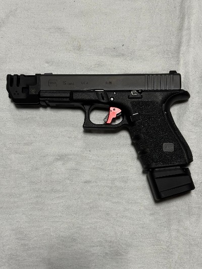 GLOCK 19 Gen 4 9MM LUGER (9x19 PARA) - Image 1 of 8