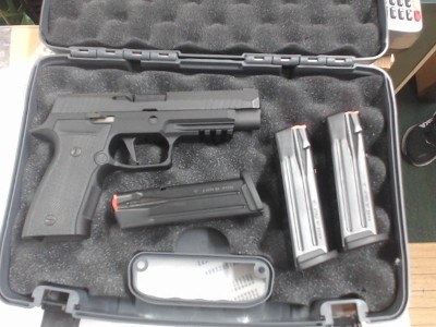 SIG SAUER 320 9MM LUGER (9x19 PARA) - Image 1 of 1