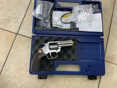 COLT KING COBRA STAINLESS .357 MAG - Image 1 of 7