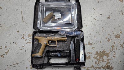 BERETTA APX Full Size w/ Spare Grip Module 9MM LUGER (9x19 PARA) - Image 1 of 8
