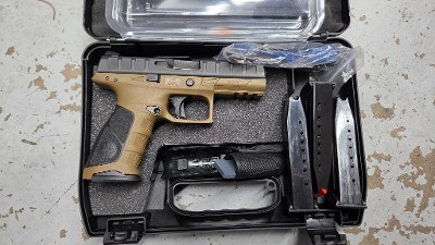 BERETTA APX Full Size w/ Spare Grip Module 9MM LUGER (9x19 PARA) - Image 2 of 8