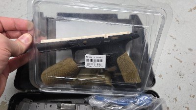BERETTA APX Full Size w/ Spare Grip Module 9MM LUGER (9x19 PARA) - Image 3 of 8