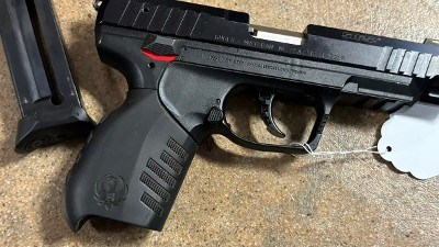 RUGER SR22 .22 LR - Image 6 of 7