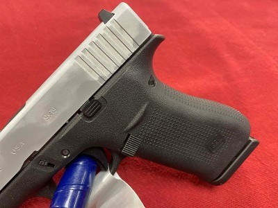 GLOCK G48 Two-Tone Factory Rebuilt 9MM LUGER (9x19 PARA) - Image 6 of 8