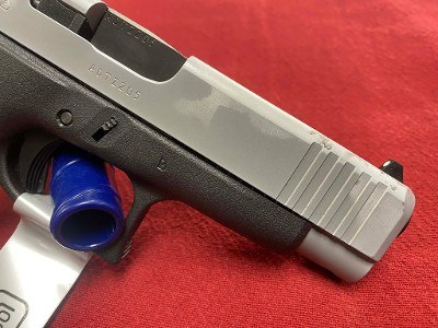 GLOCK G48 Two-Tone Factory Rebuilt 9MM LUGER (9x19 PARA) - Image 4 of 8