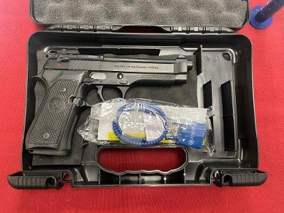 BERETTA 92FS FULL SIZE 9MM 9MM LUGER (9x19 PARA) - Image 1 of 8