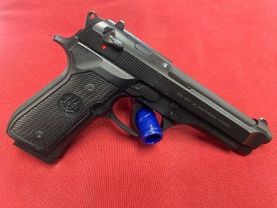BERETTA 92FS FULL SIZE 9MM 9MM LUGER (9x19 PARA) - Image 2 of 8