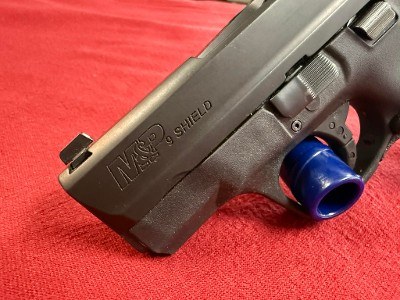 SMITH & WESSON M&P 9 SHIELD WITH THUMB SAFETY 9MM LUGER (9x19 PARA) - Image 6 of 7