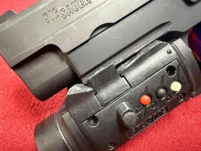 SIG SAUER P2022 MADE IN GERMANY 45 ACP WITH STL-900 WEAPON LIGHT .45 ACP - Image 9 of 9