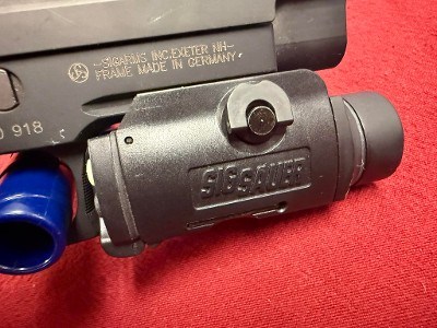 SIG SAUER P2022 MADE IN GERMANY 45 ACP WITH STL-900 WEAPON LIGHT .45 ACP - Image 8 of 9