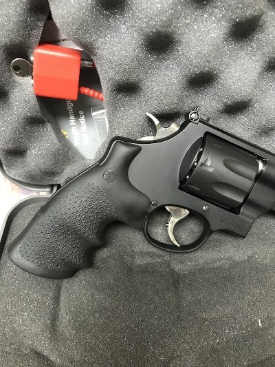 SMITH & WESSON 327 Performance Center .357 Mag - Image 6 of 7
