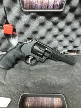 SMITH & WESSON 327 Performance Center .357 Mag - Image 5 of 7