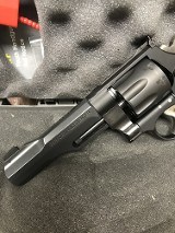 SMITH & WESSON 327 Performance Center .357 Mag - Image 4 of 7