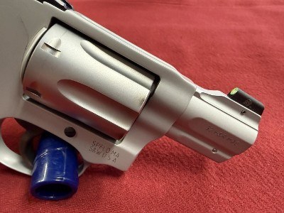 SMITH & WESSON 632-UC .32 H&R MAG - Image 3 of 7