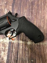 TAURUS raging hunter .44 MAGNUM - Image 7 of 7