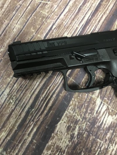 HECKLER & KOCH VP9 OR (Missing Rear Sight) 9MM LUGER (9x19 PARA) - Image 4 of 7