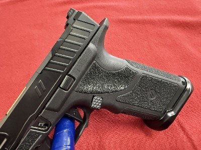 ZEV TECHNOLOGIES ZEV OZ9 V2 ELITE HYPER COMP 9 MM BLACK BRONZE 9MM LUGER (9x19 PARA) - Image 6 of 7