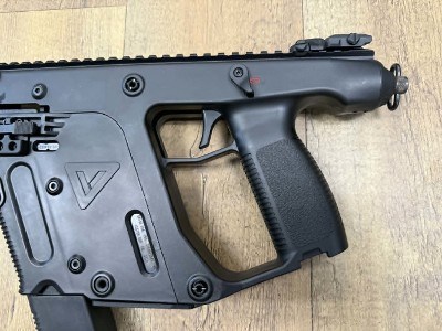 KRISS VECTOR SDP 22LR PISTOL .22 LR - Image 6 of 7