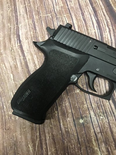 SIG SAUER P220 Elite .45 ACP - Image 4 of 7