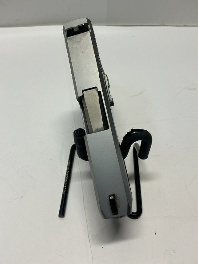 KAHR ARMS CW40 40 Smith & Wesson - Image 5 of 9
