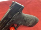 SMITH & WESSON M&P 9 SHIELD PerFORMANCE CENTER 9MM 9MM LUGER (9x19 PARA) - Image 6 of 7
