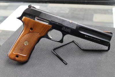 SMITH & WESSON 422 .22 LR - Image 4 of 8