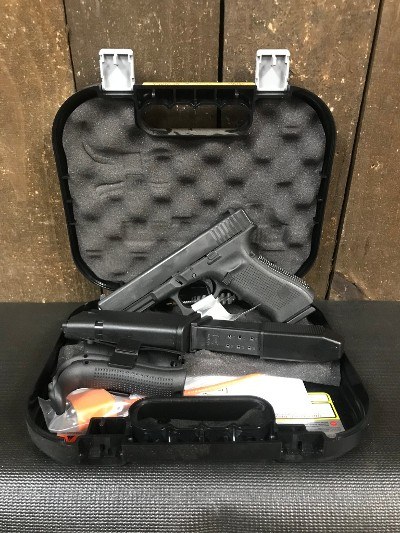 Glock G22 Gen4 (FACTORY REBUILD) .40 S&W - Image 1 of 7