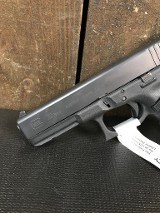 Glock G22 Gen4 (FACTORY REBUILD) .40 S&W - Image 4 of 7