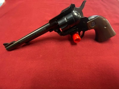 RUGER SINGLE-SIX 2 PIN WITH 22 MAGNUM CYLINDER .22 LR/.22 WMR - Image 5 of 9