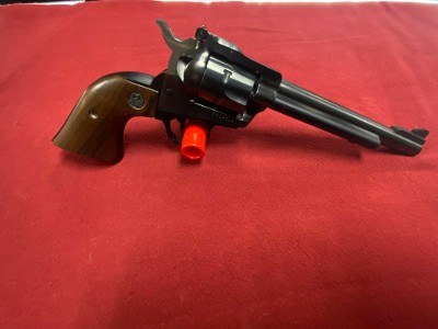 RUGER SINGLE-SIX 2 PIN WITH 22 MAGNUM CYLINDER .22 LR/.22 WMR - Image 2 of 9