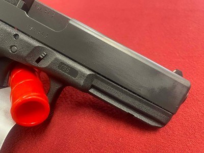 GLOCK G22 GEN 4 40SW (FACTORY REBUILD) .40 S&W - Image 4 of 10