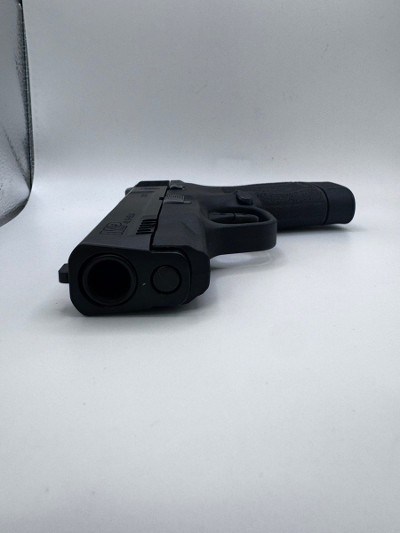 SMITH & WESSON M&P 45 SHIELD .45 ACP - Image 8 of 11