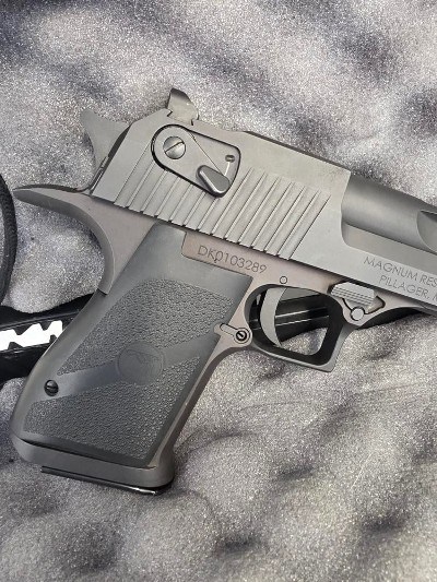 MAGNUM RESEARCH DESERT EAGLE .44 MAGNUM - Image 3 of 8