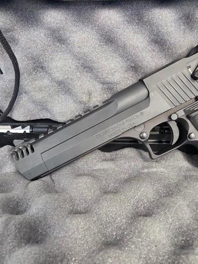 MAGNUM RESEARCH DESERT EAGLE .44 MAGNUM - Image 7 of 8