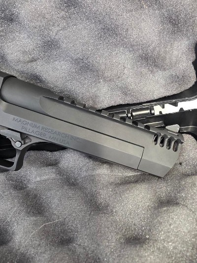 MAGNUM RESEARCH DESERT EAGLE .44 MAGNUM - Image 4 of 8