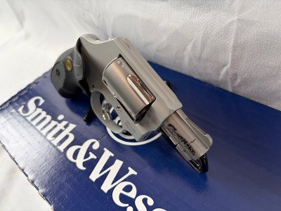 SMITH & WESSON 637 GUNSMOKE .38 SPL - Image 6 of 7