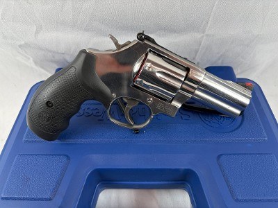 SMITH & WESSON 686 PLUS .357 MAG - Image 4 of 7
