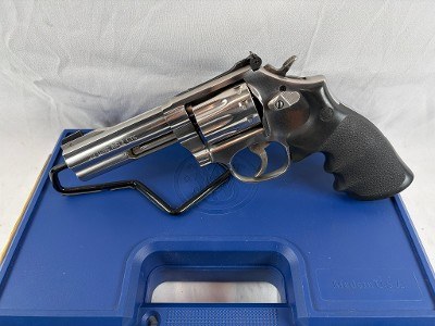 SMITH & WESSON617 .22 LR - Image 1 of 7