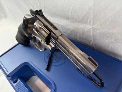 SMITH & WESSON617 .22 LR - Image 6 of 7