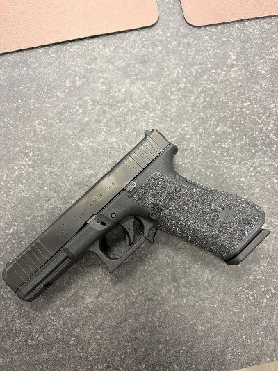 GLOCK G17 GEN 5 MOS FS 9MM LUGER (9X19 PARA) - Image 1 of 2