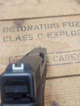 GLOCK 23 GEN 4 40 Smith & Wesson - 4 of 7