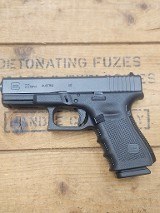GLOCK 23 GEN 4 40 Smith & Wesson - 1 of 7